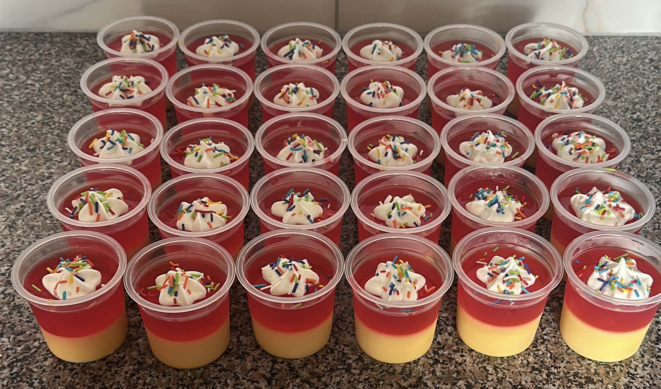 Vasitos de gelatina y flan 